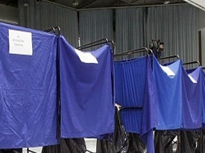 Άνοιξαν οι κάλπες Άνοιξαν οι κάλπες