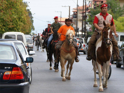 Με άλογα η μεταφορά της εικόνας του Αγίου Διονυσίου του εν Ολύμπω