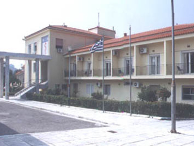 Σύγκρουση μηχανής με φορτηγό στην Κύμη