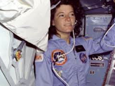 Απεβίωσε η πρώτη Αμερικανίδα που ταξίδεψε στο διάστημα Απεβίωσε η πρώτη Αμερικανίδα που ταξίδεψε στο διάστημα