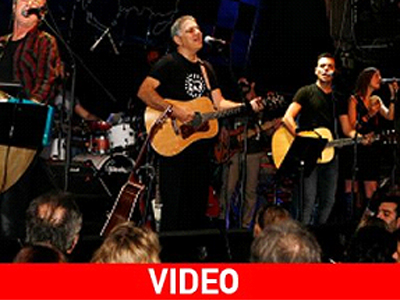 “Με λίγη βοήθεια απ’ τους φίλους μου”