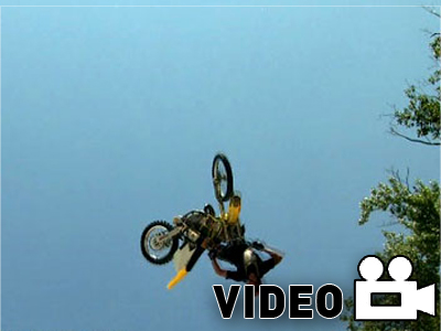 Με την υπογραφή του Travis