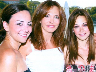 Η Σοφία Φαραζή στο πλευρό της μητέρας της