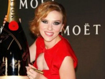 Πίνοντας Σαμπάνια