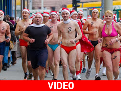 Η Βουδαπέστη «πλημμύρησε» από γυμνούς Αη Βασίληδες