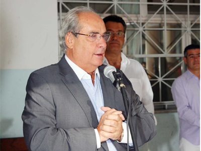 «Σας παρακαλώ μη κλείσετε τα σχολεία»