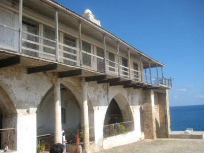 Θετικό κλίμα στην επίσκεψη του Αρχιεπισκόπου στα Κατεχόμενα