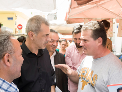 Στις γειτονιές του Πειραιά Μώραλης-Μαρινάκης