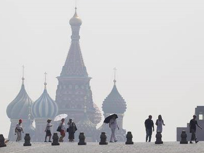Καθαρίζει η ατμόσφαιρα – Επιμένει ο καύσωνας