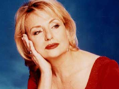 Εξώδικα στον εκδοτικό οίκο για το βιβλίο της Μοσχολιού