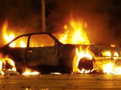 Μπαράζ εμπρησμών σε οχήματα