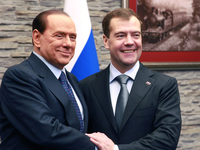 Τηλεφωνική επικοινωνία Μεντβέντεφ – Μπερλουσκόνι