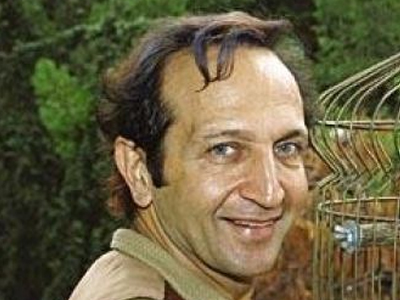 Γιατί κρατούσε το ρολό στα χέρια;