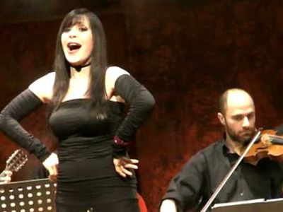 Tραγούδια πάθους από τη Νάντια Καραγιάννη