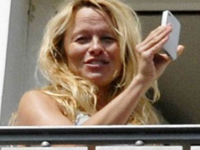 Φωτογράφισε την πλατεία Συντάγματος