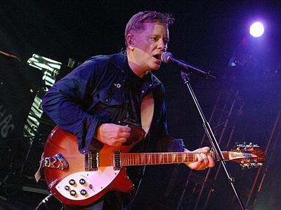 Ο Bernard… στα σαγόνια του καρχαρία