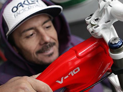 O Cedric Gracia με Santa Cruz!