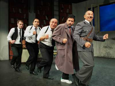 «Η κωμωδία του τυχαίου θανάτου ενός αναρχικού» στη «Σκιά των Βράχων 2012»