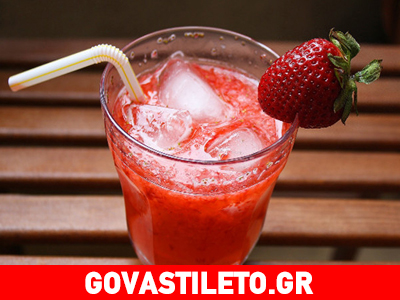 Ξεδίψασε με σπιτική λεμονάδα-φράουλα