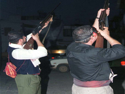 Οι μπαλωθιές της βάφτισης κατέληξαν σε συμπλοκή