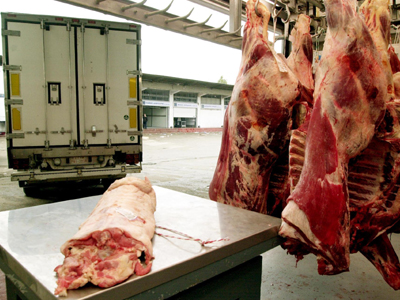 Επικίνδυνα τρόφιμα κατασχέθηκαν στον Πειραιά