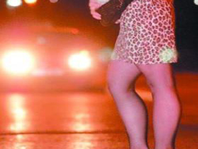 Και γυναίκες μαστρωποί