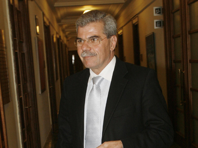 Χωρίς διακοπή η πρόσληψη συμβασιούχων στους δήμους