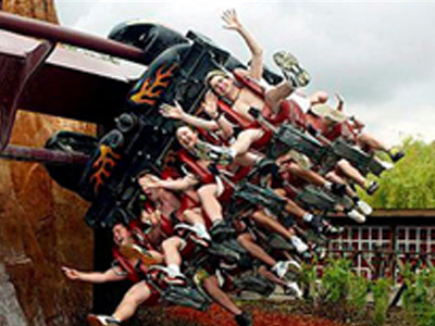 «Γυμνή» βόλτα στο τρενάκι του λούνα παρκ