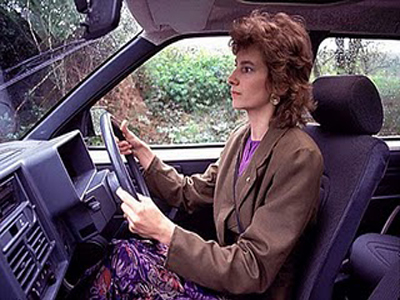 Τη συνέλαβαν επειδή τόλμησε να οδηγήσει!