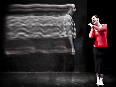 «Όλιβ, ένας έρωτας παρ’ ολίγον κομικ-ός» στο θέατρο Φούρνος