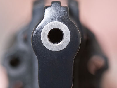 Τους λήστεψαν με την απειλή όπλου