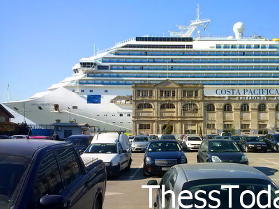 Μια «δωδεκαόροφη» στο λιμάνι!