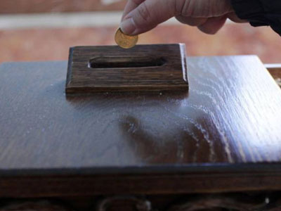 Ιερόσυλοι «ξάφρισαν» παγκάρι εκκλησίας στον Βόλο