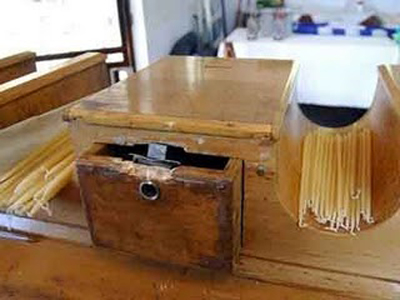 Δεν άφησαν παγκάρι για παγκάρι