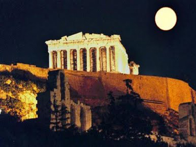 Φεγγαράδα και στην Ακρόπολη