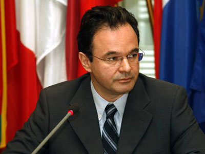 Επαφές Γ. Παπακωνσταντίνου με Schauble και Trichet