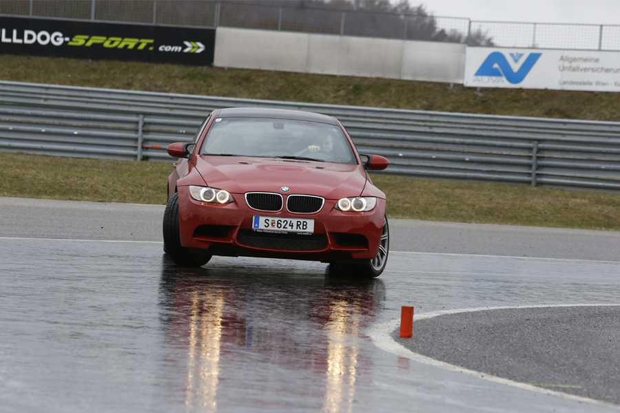 Στο πλάι με την M3 