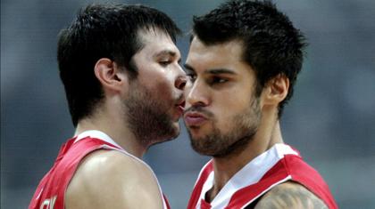 «Άλωσε» το ΟΑΚΑ ο Ολυμπιακός