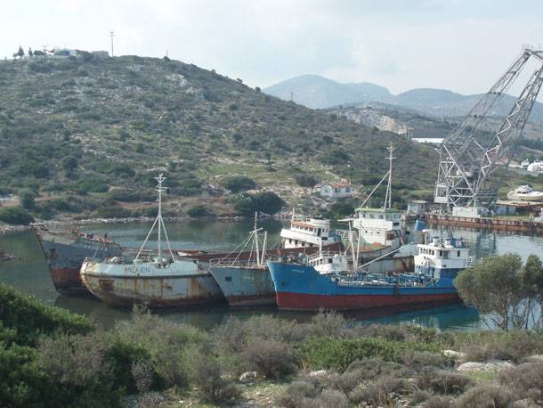 Ο ΟΛΠ «καθαρίζει» το λιμάνι