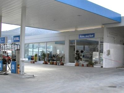 «Χτύπησαν» βενζινάδικο στο Φάληρο