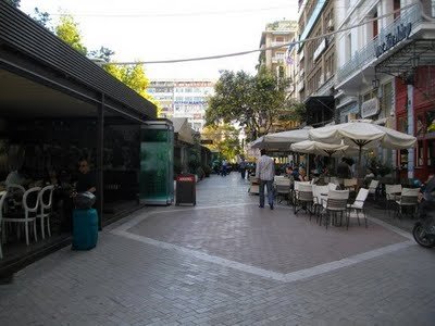 Λαθραία τσιγάρα, γυαλιά και φορτιστές κατέσχεσε η αστυνομία του Δήμου