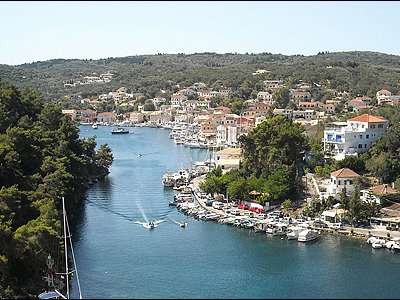 Η «Δέσποινα» έμεινε στους Παξούς