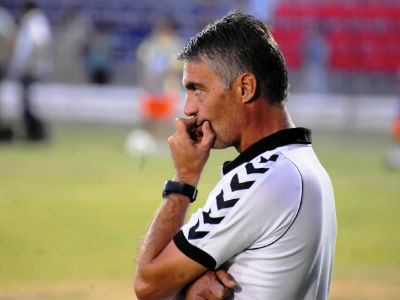 Φιλικό με το βλέμμα στους νέους