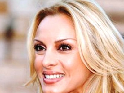 Σε πελάγη ευτυχίας η Πέγκυ Ζήνα