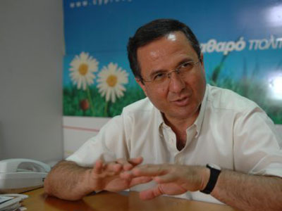 Κατηγόρησε την κυβέρνηση για παραπλάνηση