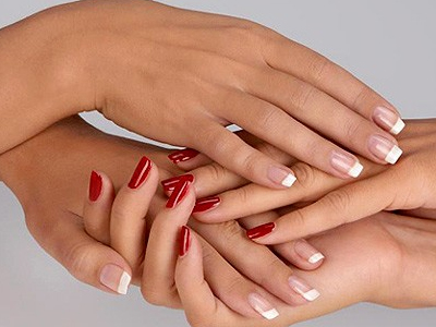 Πείτε «τέλος» στα κιτρινισμένα νύχια