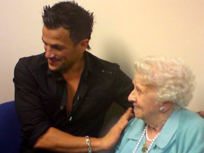 Η υπεραιωνόβια θαυμάστρια του Peter Andre