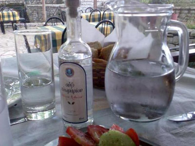 Και για τις Λεσβίες, κυρ-Νομάρχα μου!