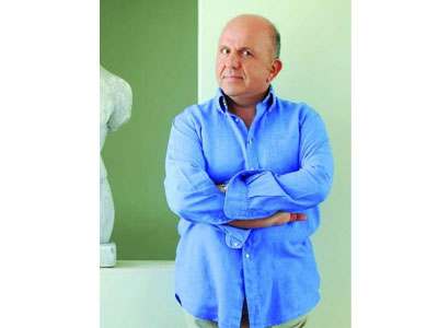 Ο Νίκος Μουρατίδης στα Public για την παρουσίαση του βιβλίου του