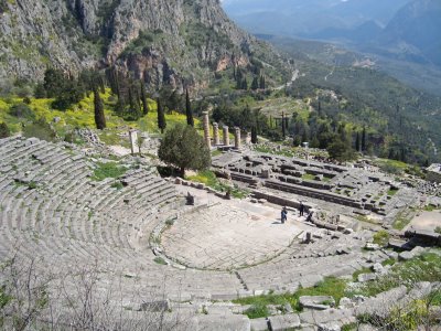 Ανοίγει το αρχαίο θέατρο Δελφών 37 χρόνια μετά! Ανοίγει το αρχαίο θέατρο Δελφών 37 χρόνια μετά!